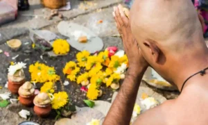 Pandit ji for funeral rites preparing